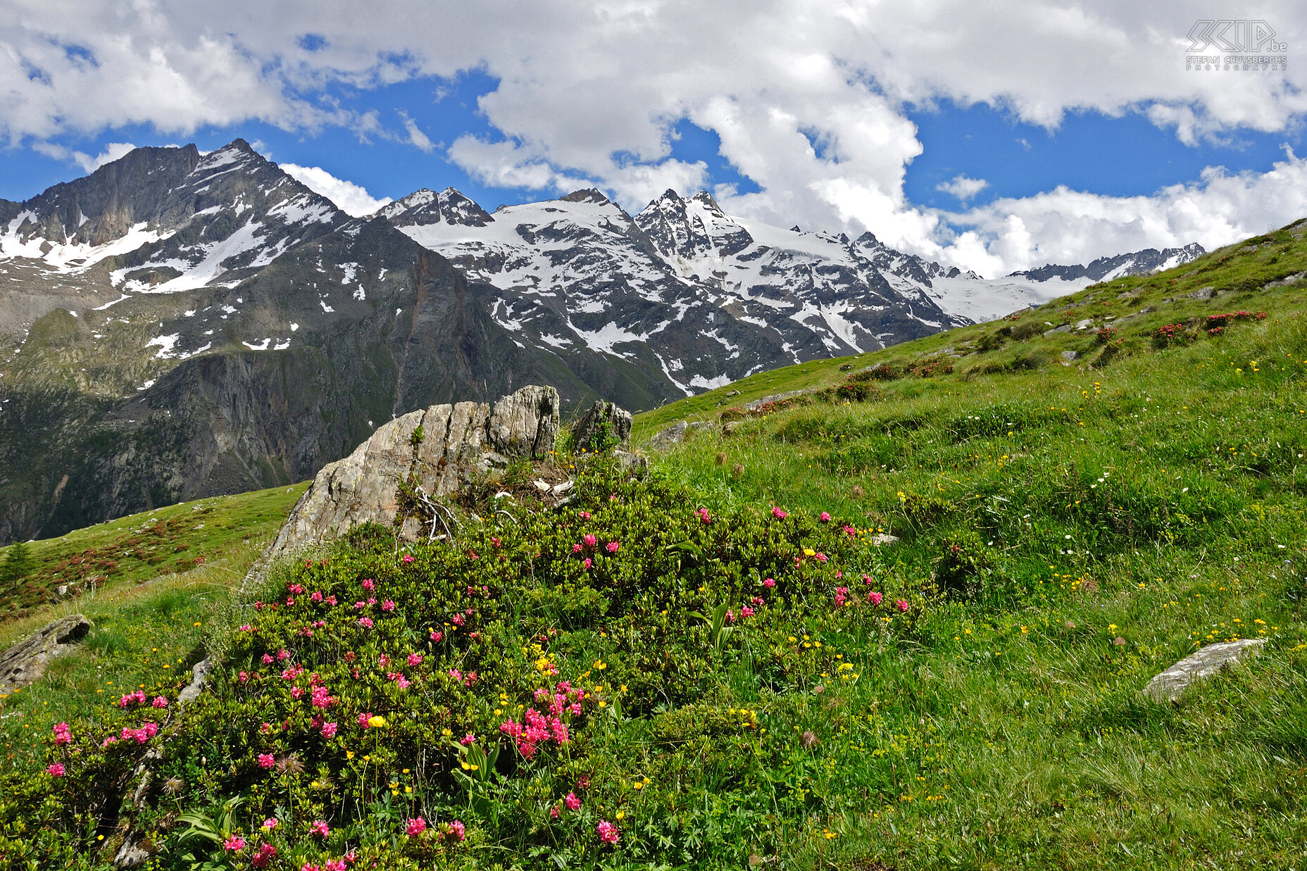 Van Valnontey naar Rif. Vittorio Sella Vanuit Cogne, waar we logeerden, zijn we doorgereden naar Valnontey (1660m) waar de trektocht begon. Na 1,5u klimmen komen we al in de alpenweiden.  Stefan Cruysberghs